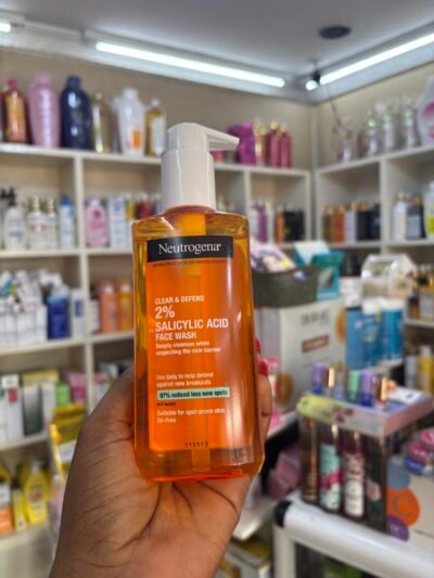 Neutrogena Clear & Defend 2% Salicylic Acid Face Wash