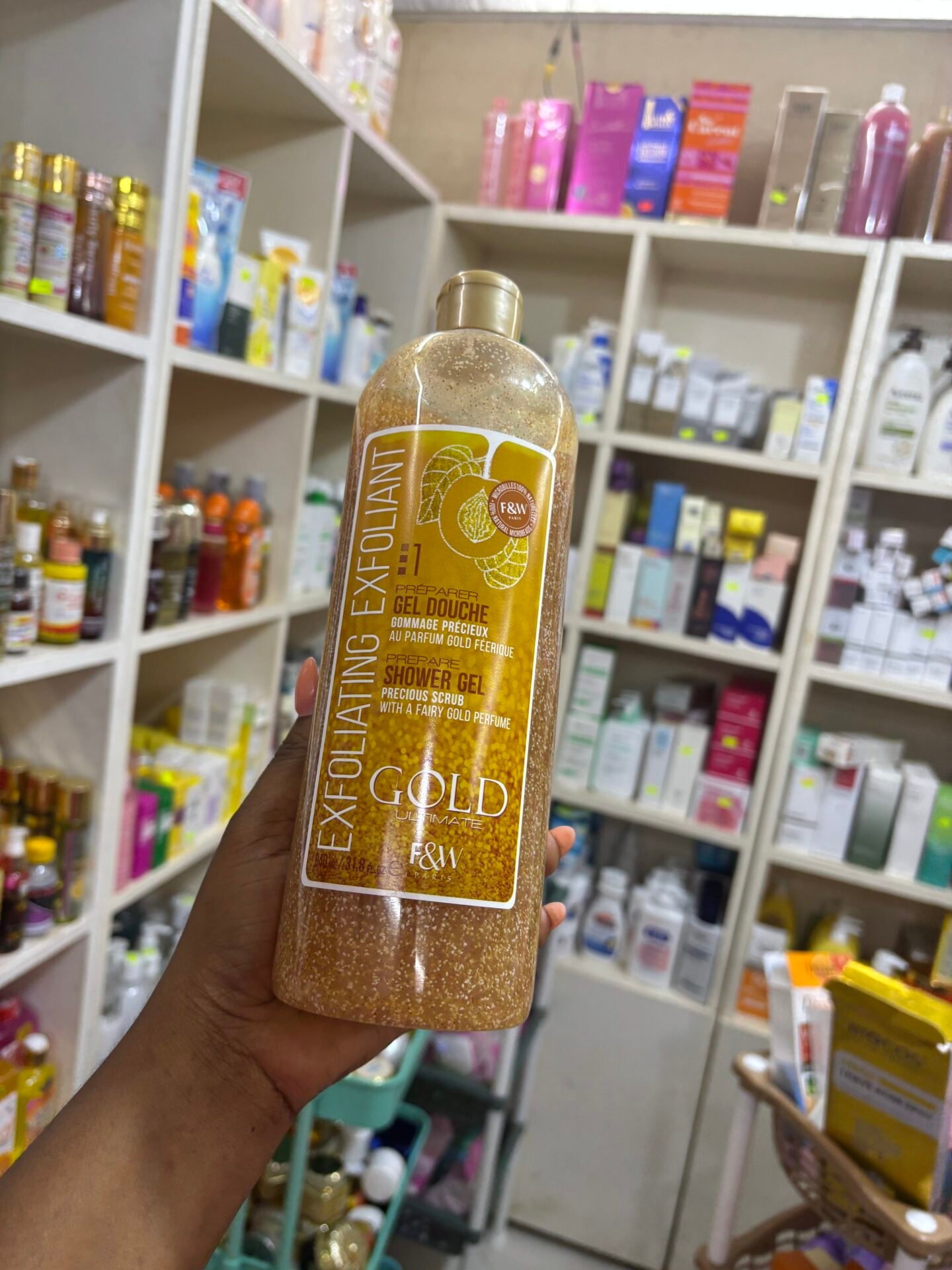 Fair And White Gold Exfoliating Shower Gel Precious Scrub