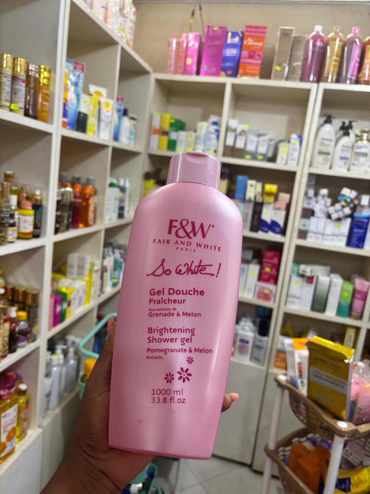 FAIR & WHITE So White Refreshing Brightening Body Wash