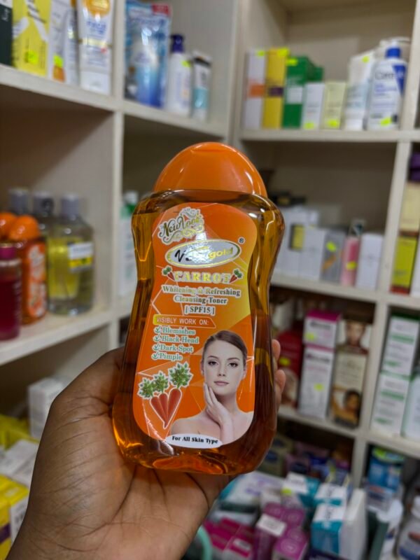 Veet Gold Carrot Whitening And Refreshing Cleansing Toner With SPF15